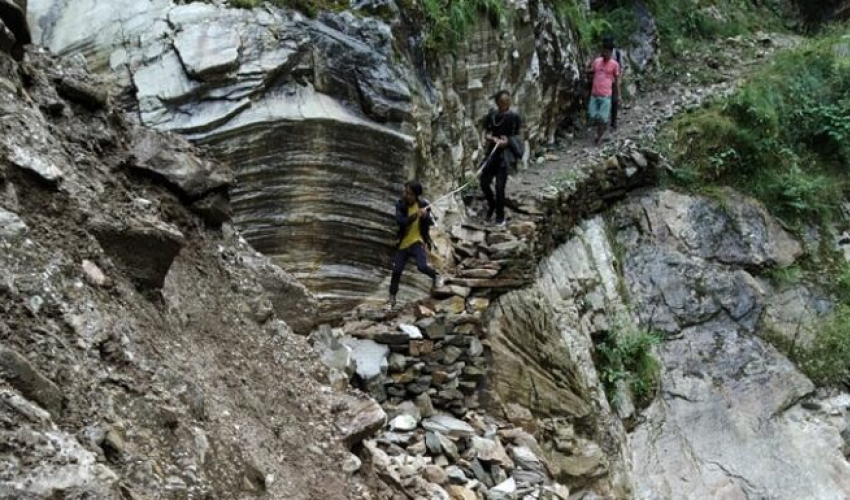 भारतले सडक बनाउँदा नेपालमा क्षति 