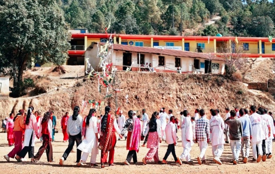 होली खेलेर विद्यालयमा आर्थिक संकलन, शिक्षकहरुको तलबमा खर्च गरिने 