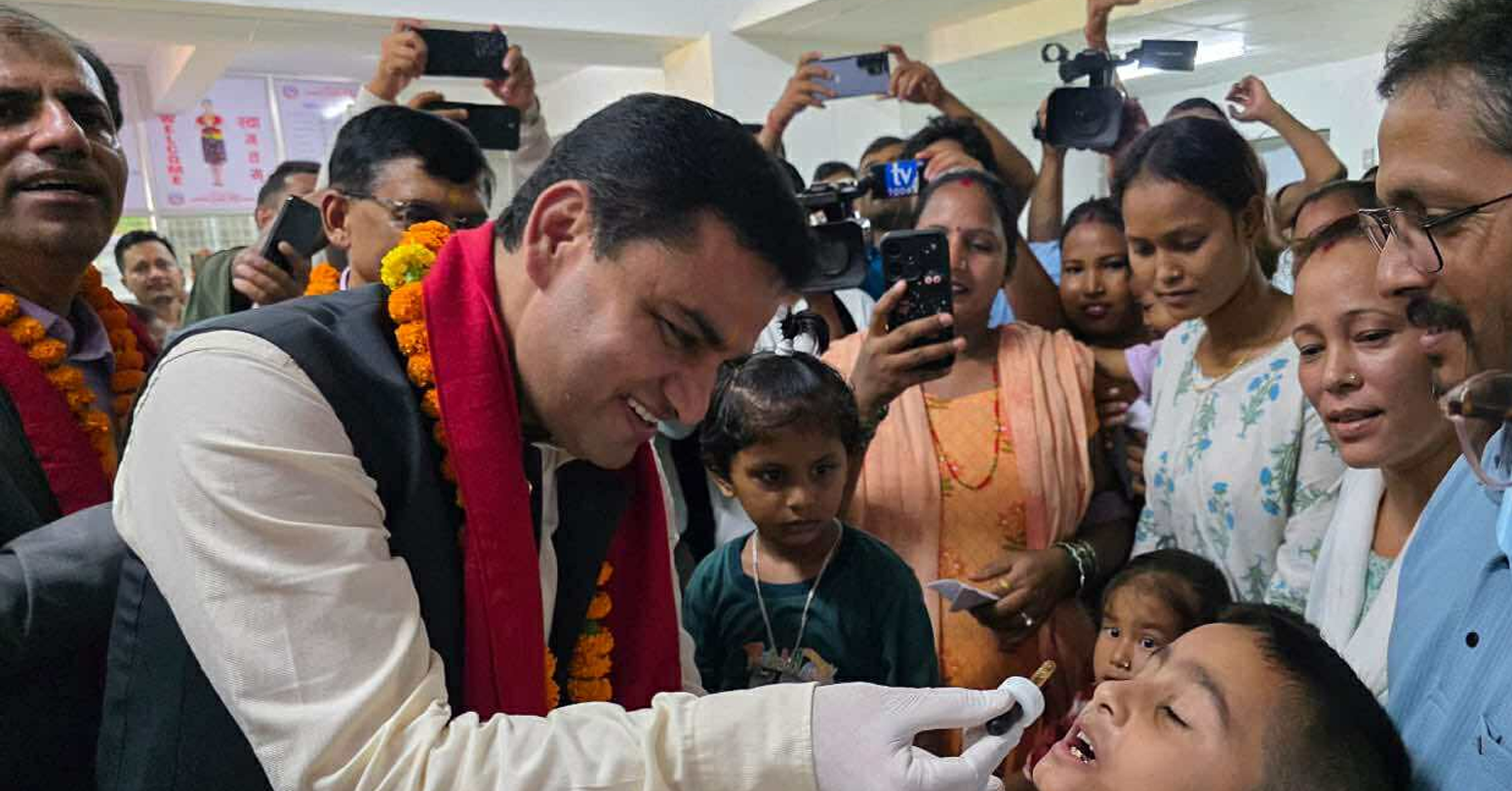 स्वास्थ्य मन्त्री पौडेलले गरे ‘राष्ट्रिय स्वर्ण बिन्दु प्राशन’ कार्यक्रमको शुभारम्भ
