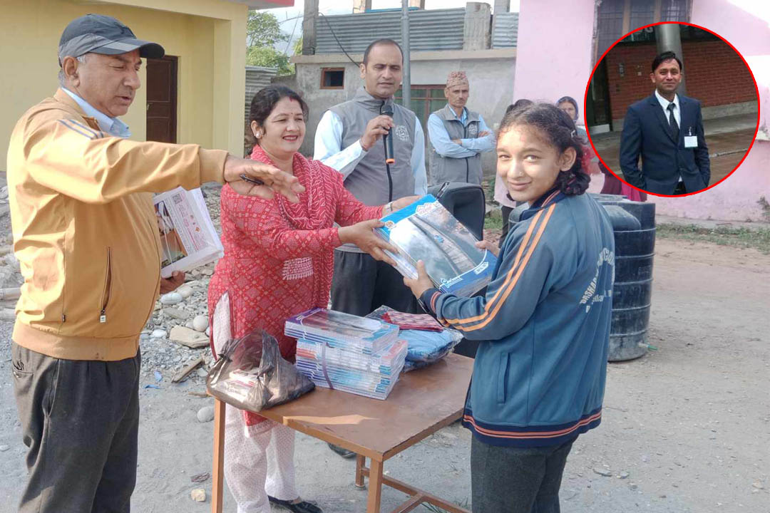 दशरथचन्द माविका पूर्व विद्यार्थी नाथको सहयोगमा विपन्न छात्रछात्रालाई शैक्षिक सामग्री वितरण 